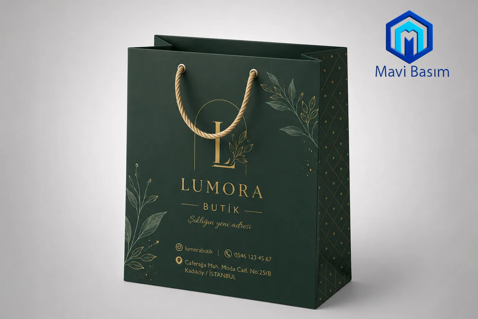 Butik Mağazası İçin Karton Poşet Butik giyim mağazası için logo baskılı karton poşet imalatı ve şık kordon sap detayı